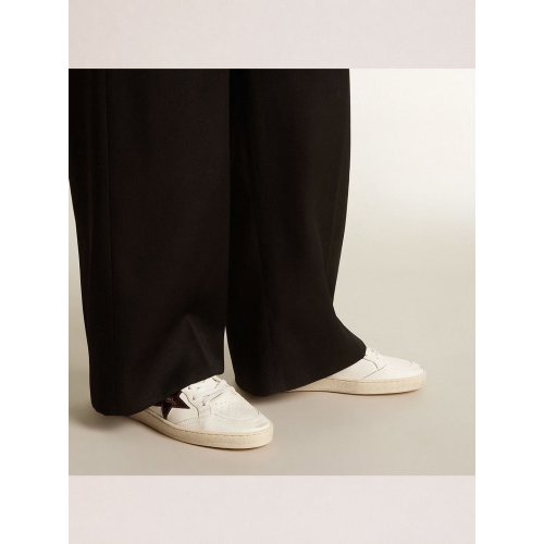 Женские кеды Golden Goose Ball Star Sneakers in White Leather With Crocodile-Effect Star and Gold Heel Tab