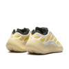 Женские кроссовки Adidas Yeezy 700 V3 Safflower