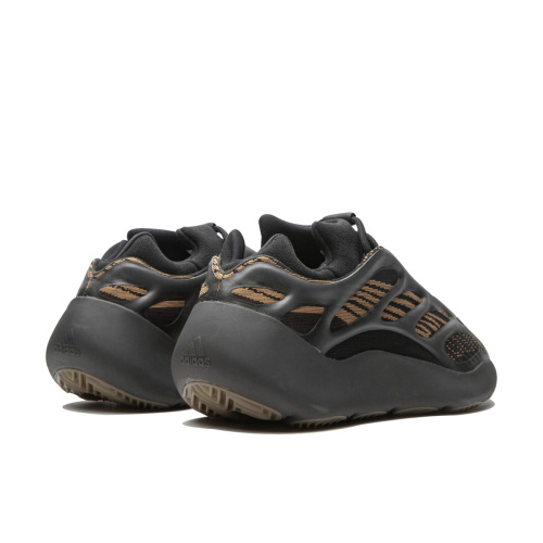Женские кроссовки Adidas Yeezy 700 V3 Clay Brown