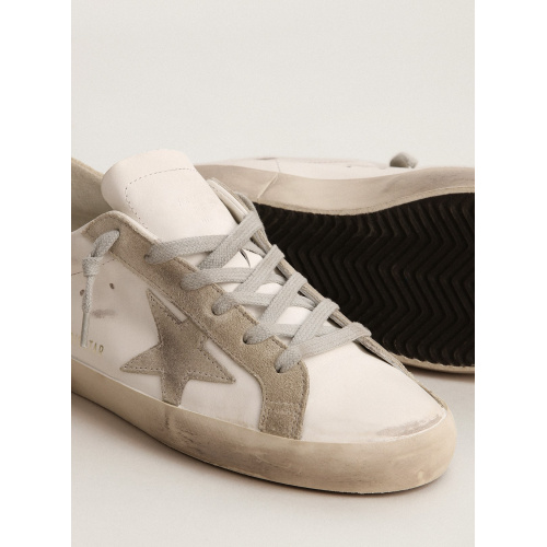 Мужские кеды Golden Goose Mens Super Star Sneakers in Grey Suede With Grey Star and Grey Heel Tab