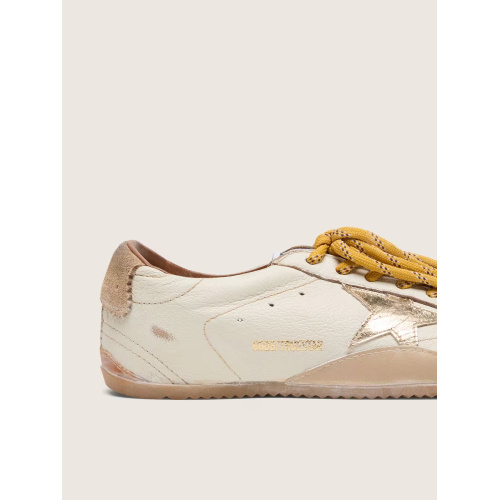 Женские кеды Golden Goose True Star In White Nappa Leather With Gold Star And Beige Suede Heel Tab