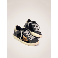 Golden Goose Super Star Black Leo Star